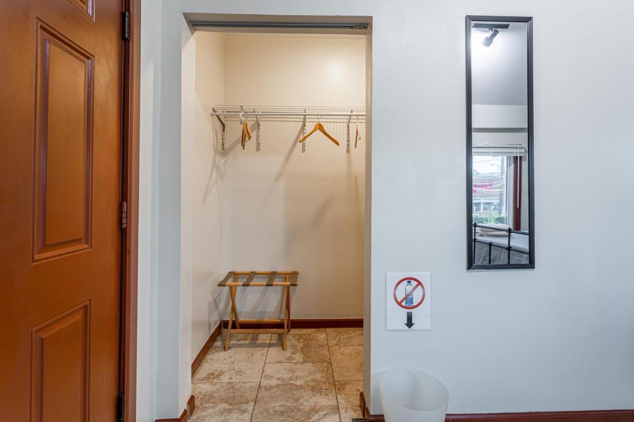 Casa vacanze 1 Bus Stop To Nyc-hot Tub-ewr Airport-free Parking