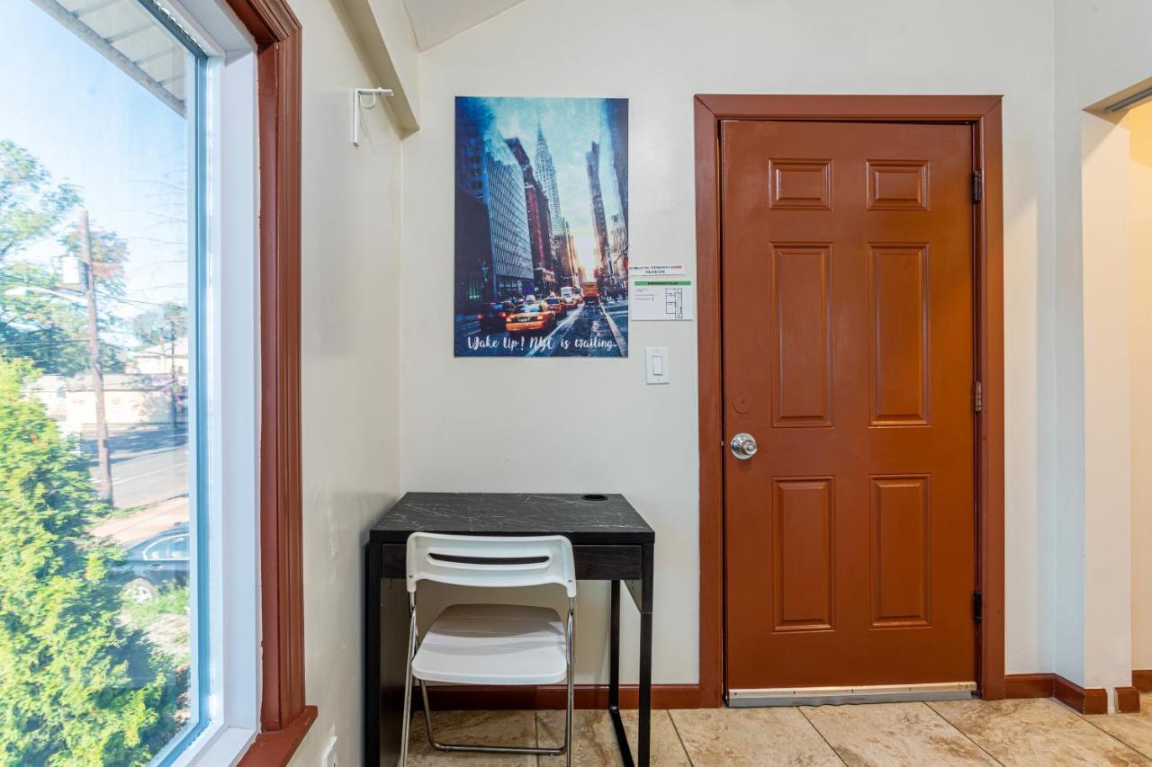 1 Bus Stop To Nyc-hot Tub-ewr Airport-free Parking Holiday home