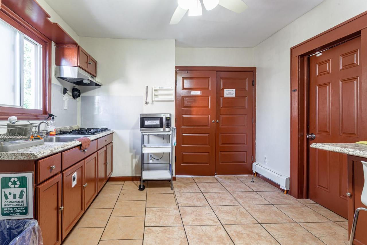 1 Bus Stop To Nyc-hot Tub-ewr Airport-free Parking