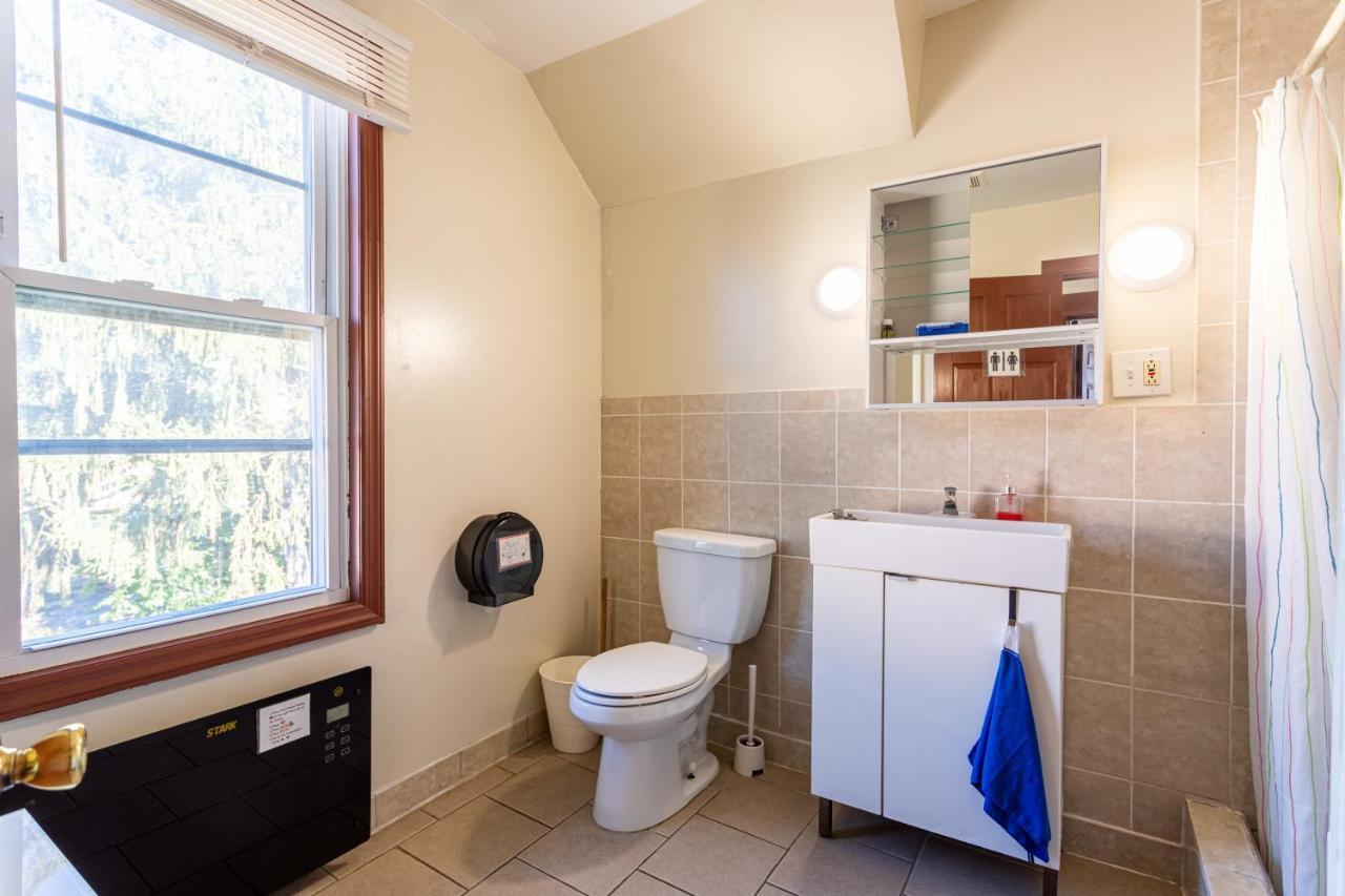 1 Bus Stop To Nyc-hot Tub-ewr Airport-free Parking