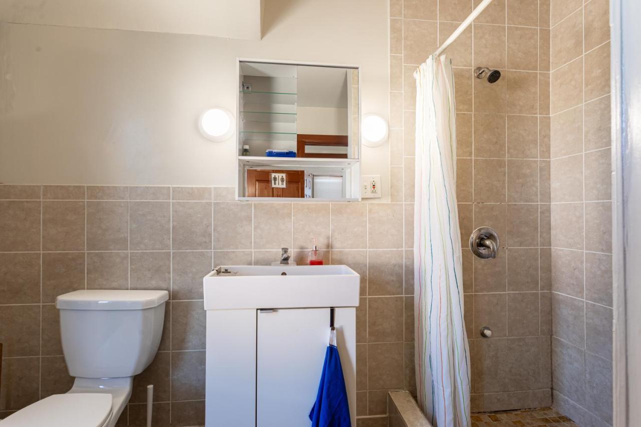 Holiday home 1 Bus Stop To Nyc-hot Tub-ewr Airport-free Parking Hillside
