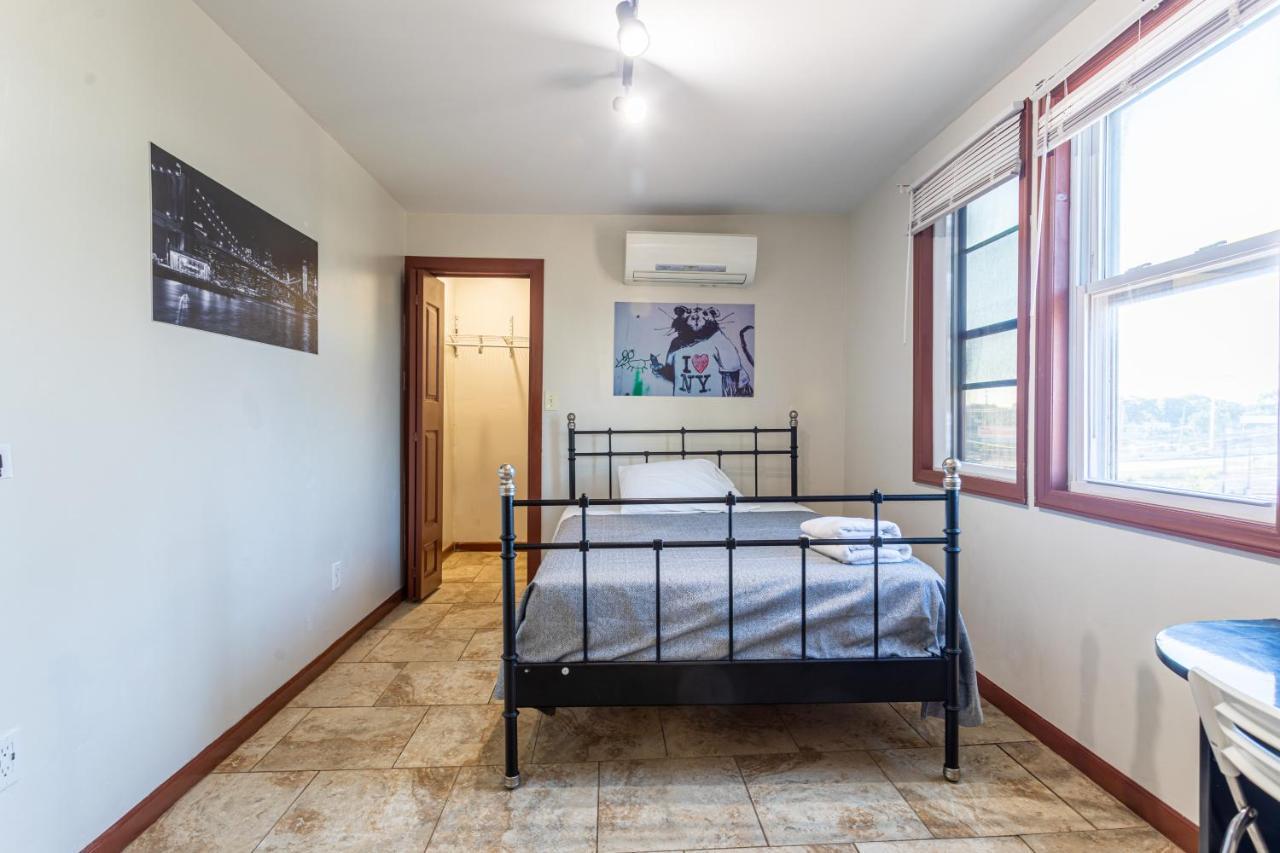 1 Bus Stop To Nyc-hot Tub-ewr Airport-free Parking * Hillside