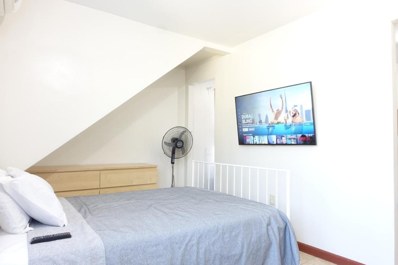 Holiday home 1 Bus Stop To Nyc-hot Tub-ewr Airport-free Parking Hillside