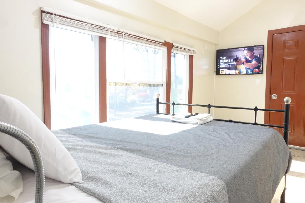 Holiday home 1 Bus Stop To Nyc-hot Tub-ewr Airport-free Parking