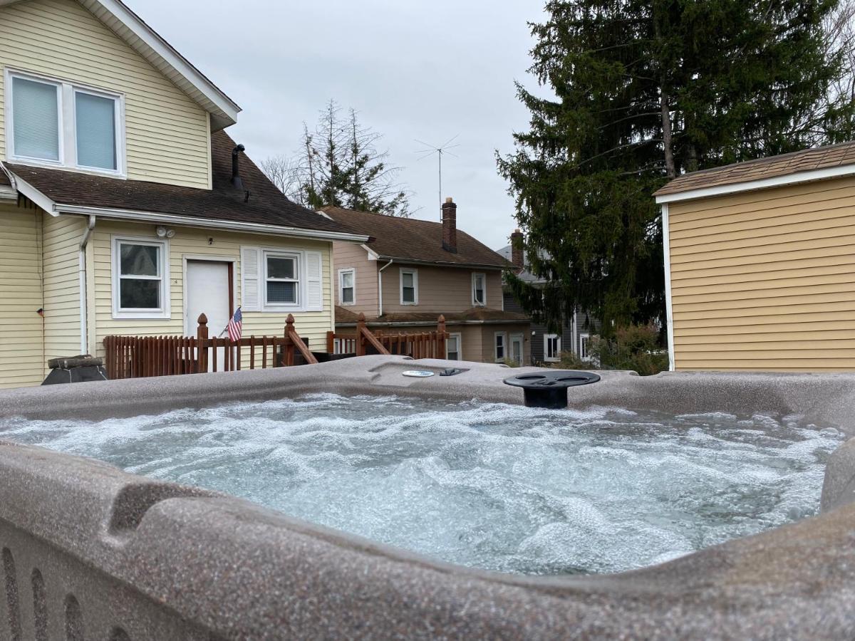 1 Bus Stop To Nyc-hot Tub-ewr Airport-free Parking Holiday home *